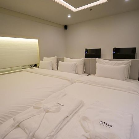 Ekklim Classic Hotel Пхёнтхэк Экстерьер фото